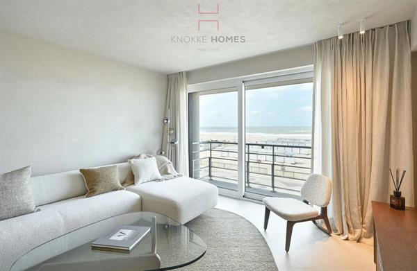 Prachtig gerenoveerd appartement met frontaal zeezicht op het Albertstrand nabij het Grand Casino Knokke.