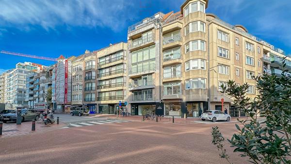 Ruim en instapklaar appartement met zijdelings zeezicht aan het Rubensplein