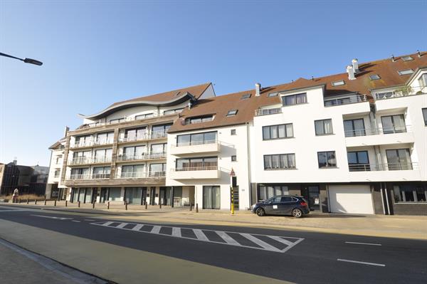 Appartement duplex très agréable et ensoleillé à Heist, à quelques pas de la Zeedijk.