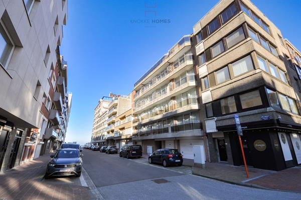 Duplexappartement met zijdelings zeezicht en vlakbij de gezellige ambiance van de Kustlaan.