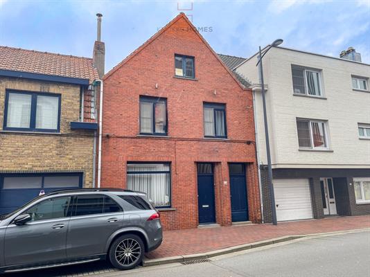 Maison de ville avec beaucoup de potentiel dans le centre de Knokke.