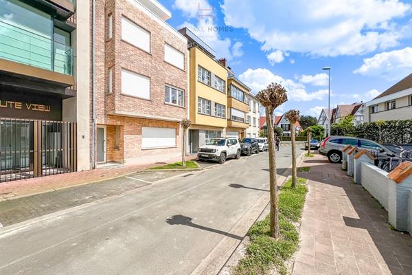 Appartement de 2 pièces dans un emplacement extrêmement calme et à seulement quelques pas des avenues animées  Dumortier et Lippens.