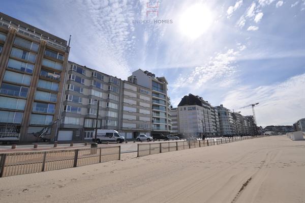 Ruim appartement op de zeedijk te Albertstrand-Duinbergen