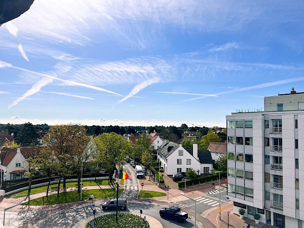 Nieuw appartement gelegen aan de zuidkant van het vernieuwde Burg. Fr. Desmidtplein. Gevelbreedte van ca. 8 meter.