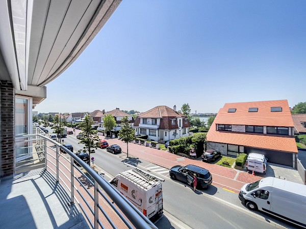 Zonnig appartement met zuid-west oriëntatie en uitzicht op het Zegemeer.