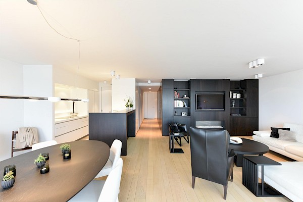 Exclusief appartement (ca. 160m²) met prachtig zeezicht, gelegen langs de zonnekant op het Albertplein met sublieme terrassen van ca 17m².