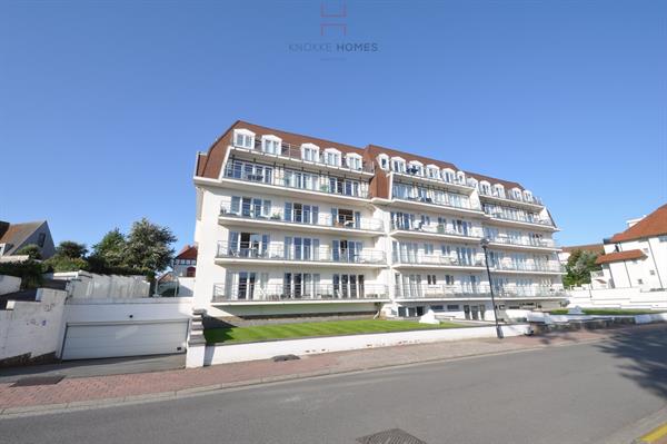 Spacieux et unique appartement à deux pas de la digue au minigolf de Duinbergen