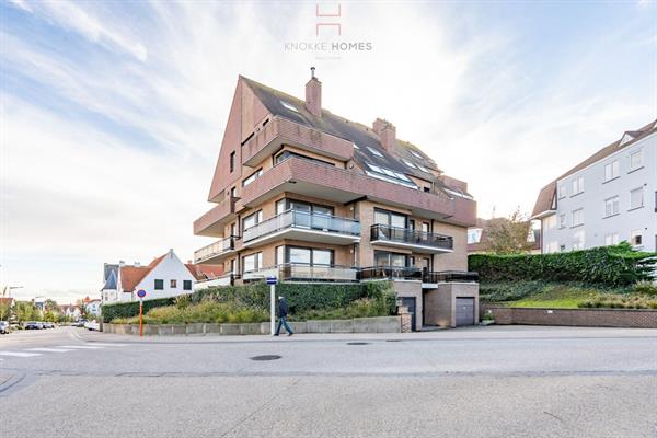 Appartement de coin avec une terrasse ensoleillé tout près de la plage à Duinbergen