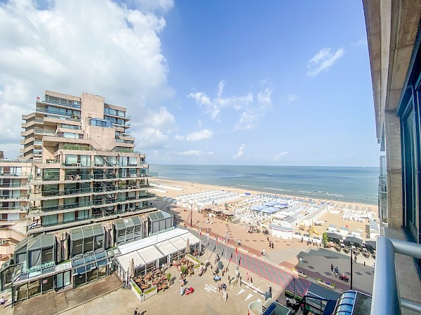 Studio ensoleillé sur la place Van Bunnen avec VUE SUR MER.