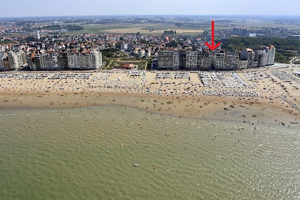 Casco 4-gevel appartement (volledig plateau) gelegen op 100 meter van de Zeedijk. Inclusief inpandige parking