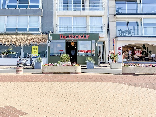 Overname aandelen: uitzonderlijk goed gelegen horecazaak op de Zeedijk tussen het Lichttorenplein en het Van Bunnenplein.