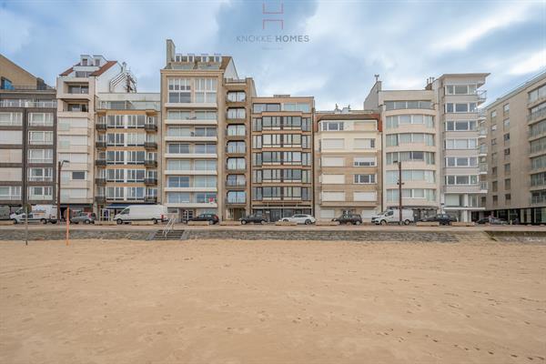 Ruim appartement op de Zeedijk-Het Zoute.